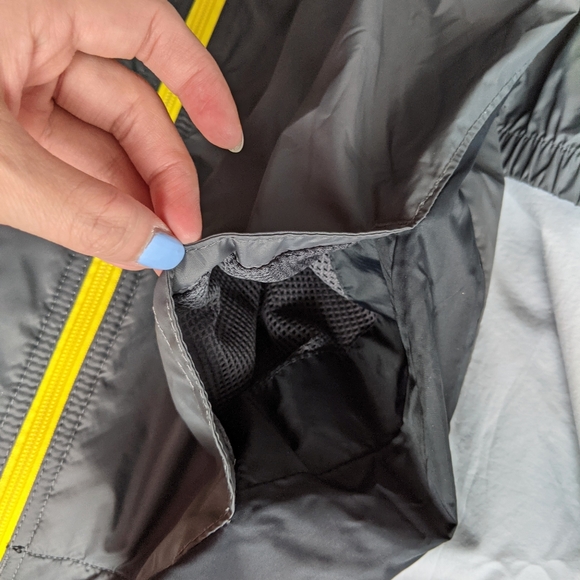 Like new Columbia boys rain and wind jacket size L 14-16 - Picture 4 of 13